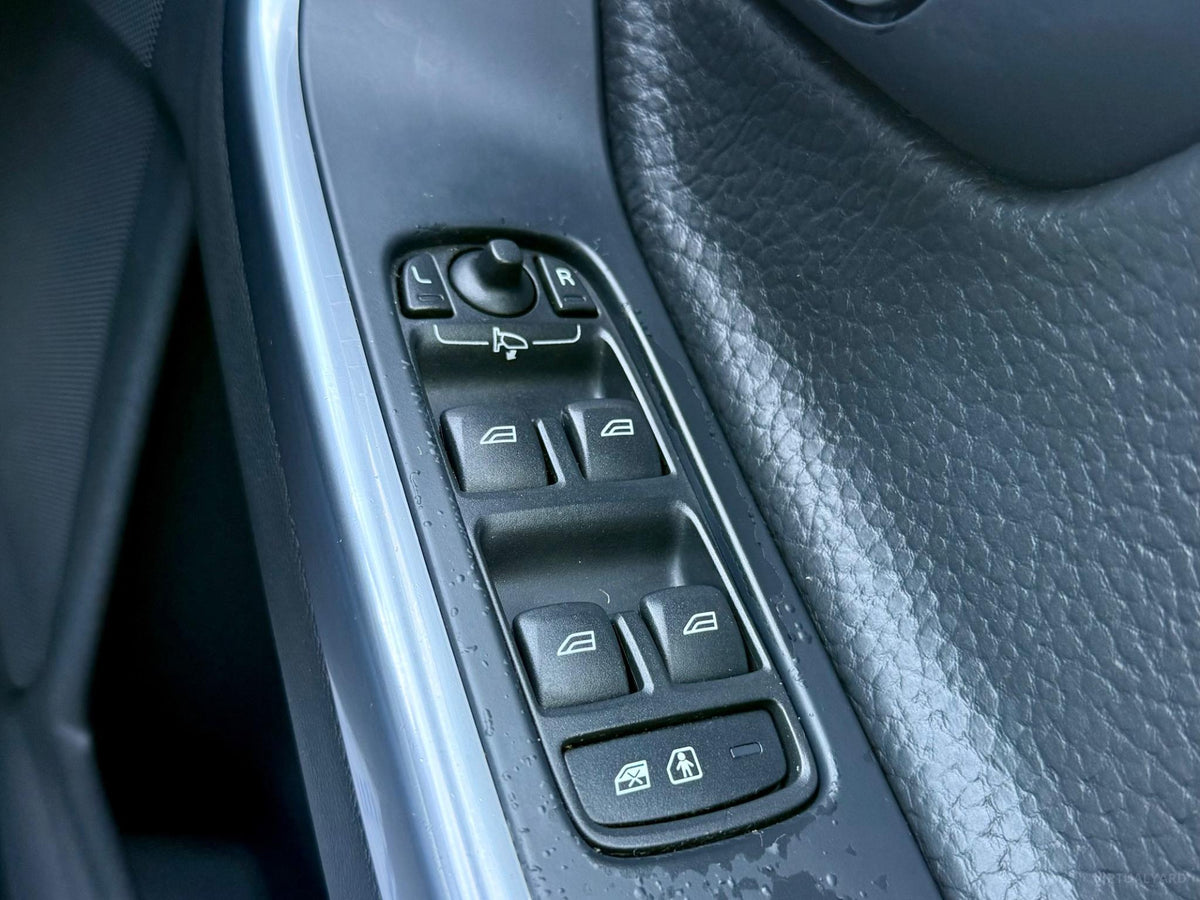 2011 VOLVO V60 T5 F