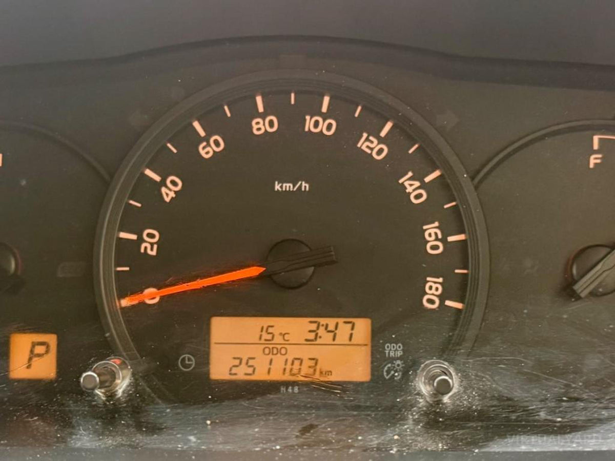 2014 TOYOTA HIACE LWB TRH201R MY14