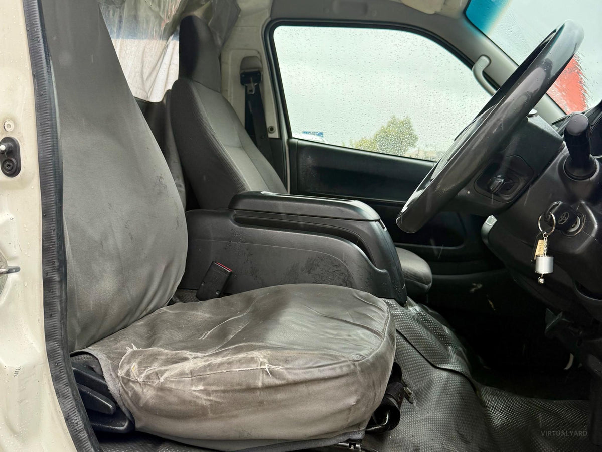 2014 TOYOTA HIACE LWB TRH201R MY14