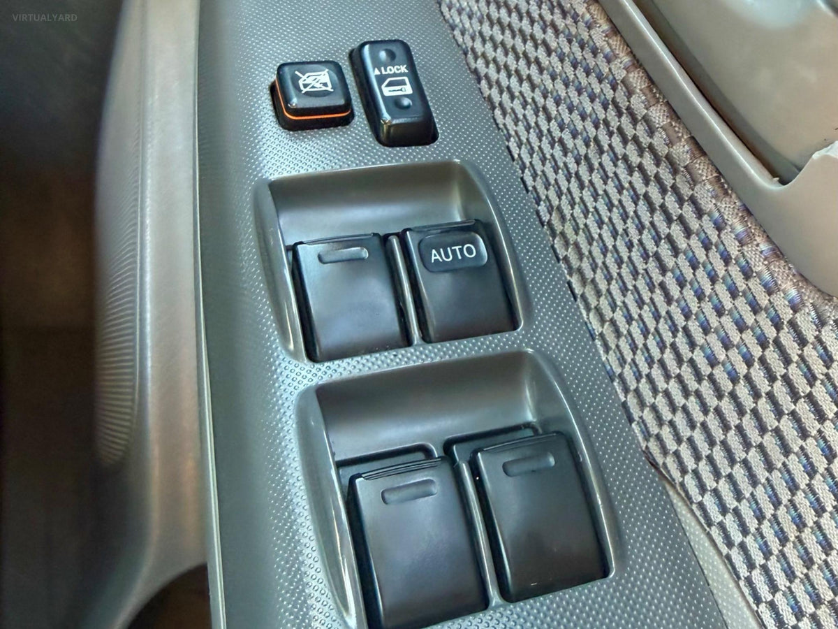 2012 TOYOTA HILUX SR (4x4) KUN26R MY12