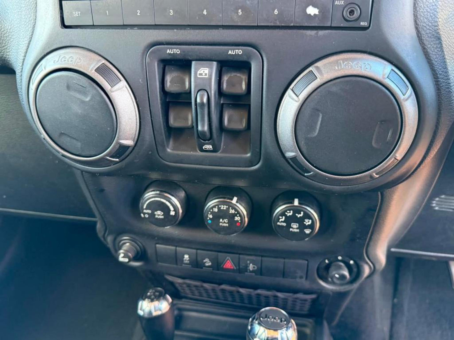 2013 JEEP WRANGLER JK UNLIMITED SPORT SOFTTOP 4DR AUTO 5SP 4X4 3.6I [MY13]