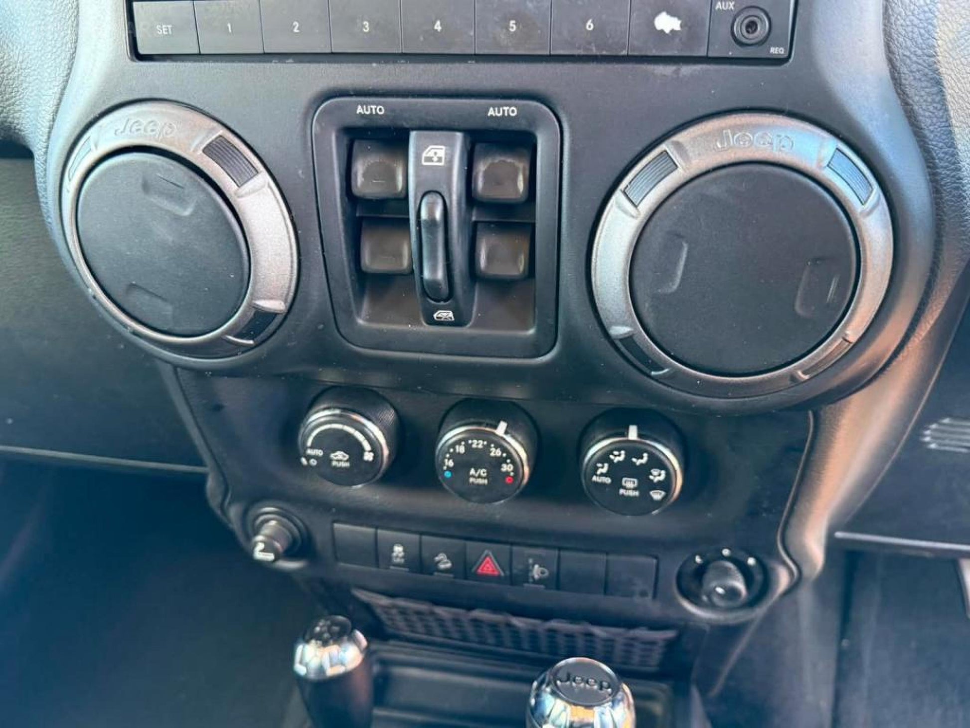 2013 JEEP WRANGLER JK UNLIMITED SPORT SOFTTOP 4DR AUTO 5SP 4X4 3.6I [MY13]